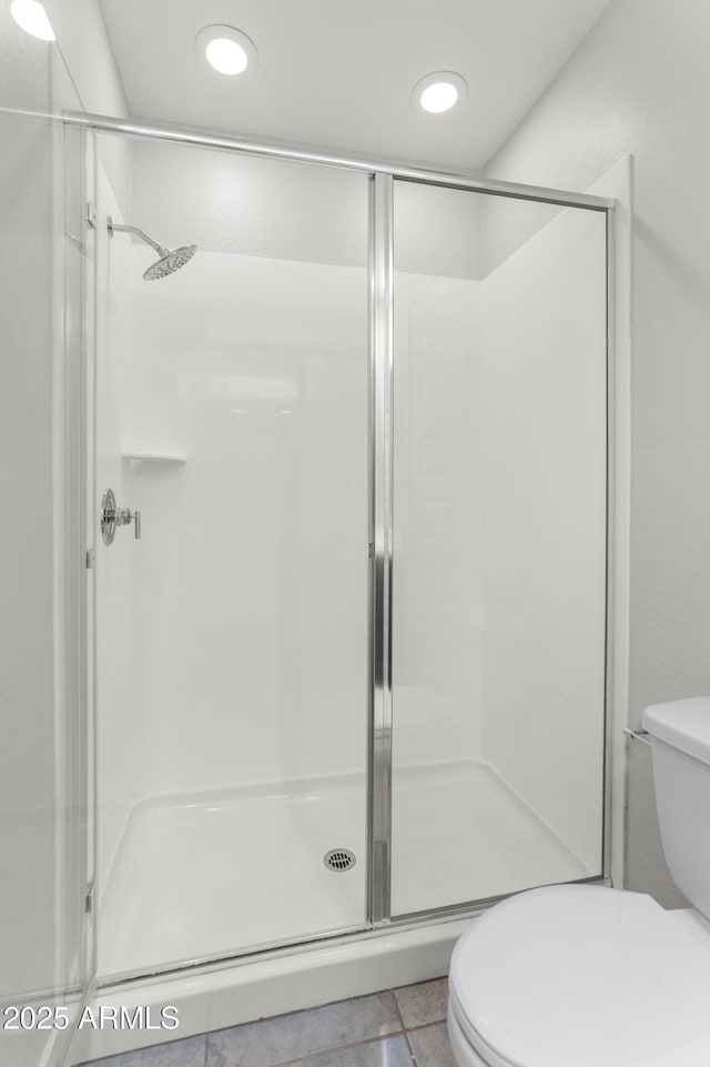 5957 N 89th Dr, Glendale, AZ 85305 - full bath with toilet, a stall shower, and recessed lighting