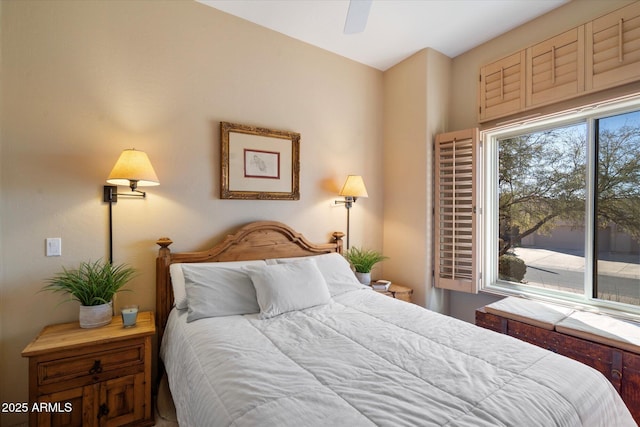 bedroom with ceiling fan