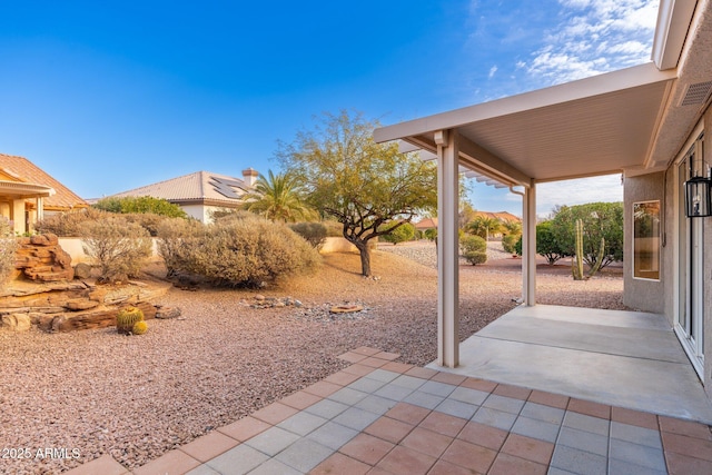 view of yard featuring a patio area