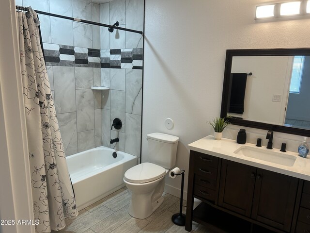 4602 N 47th Ave N, Phoenix, AZ 85031 - full bath featuring toilet, vanity, and shower / bath combo