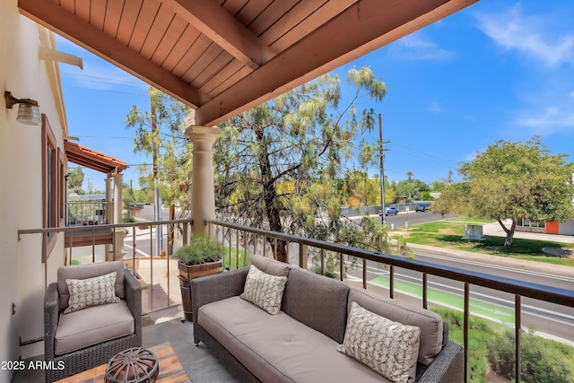 1017 E Maryland Ave Unit 236, Phoenix, AZ 85014 - balcony with an outdoor hangout area