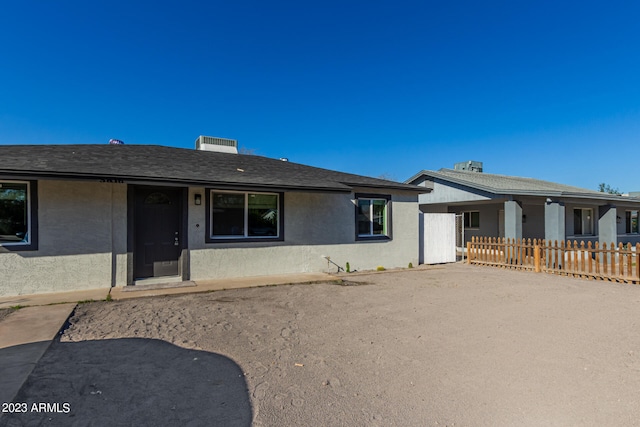 view of front of property