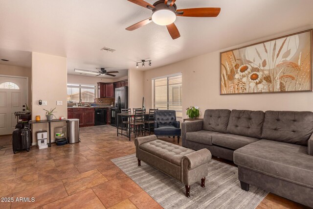 1507 W Mesquite Ave, Apache Junction, AZ 85120 - living area featuring ceiling fan