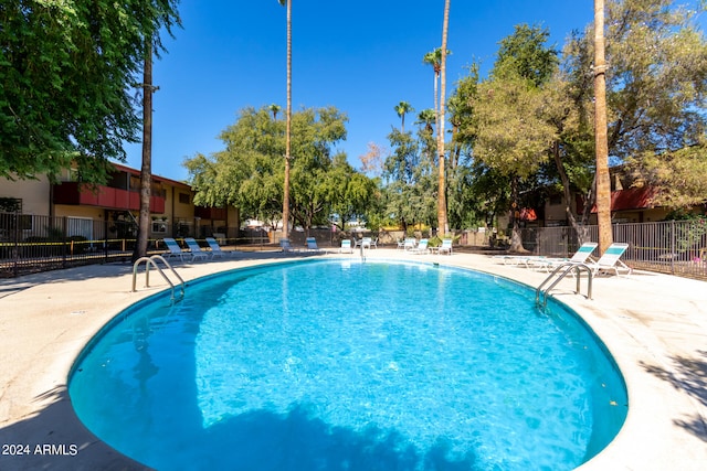 view of swimming pool