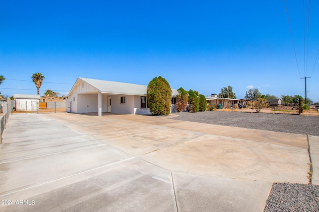 view of front of property