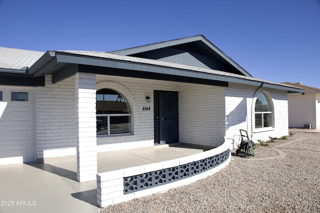 view of front of house featuring covered porch