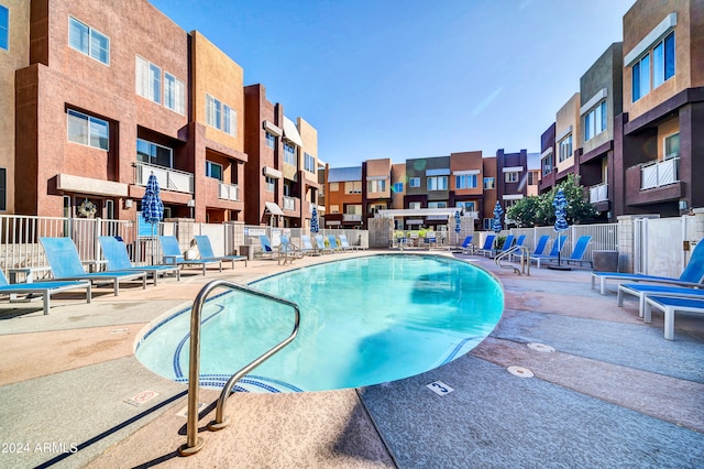 view of swimming pool