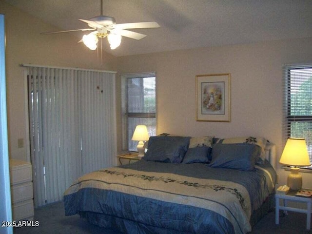 bedroom with ceiling fan