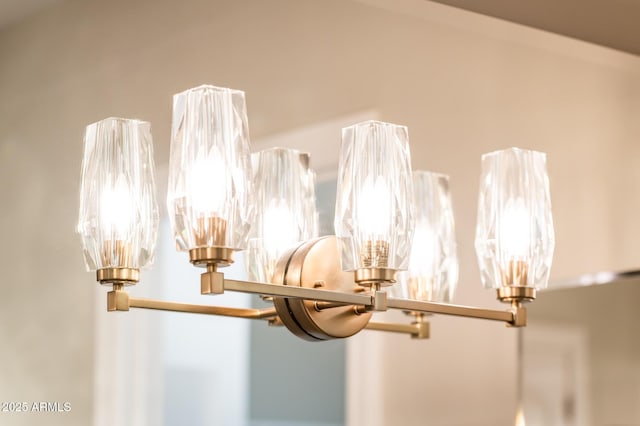 room details featuring a chandelier