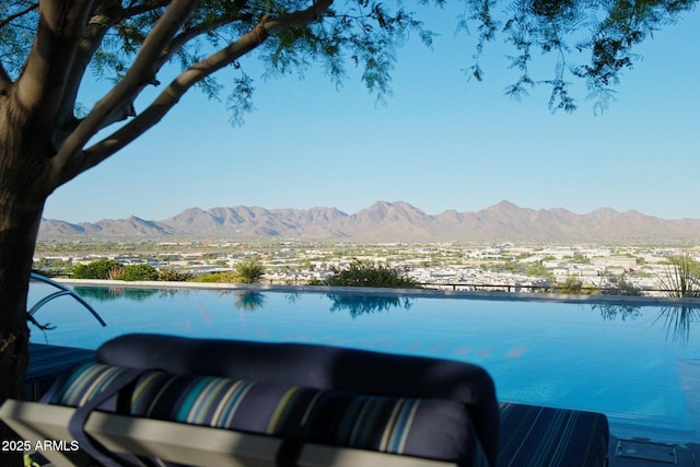 7180 E Kierland Blvd Unit 1116, Scottsdale, AZ 85254 - water view with mountains