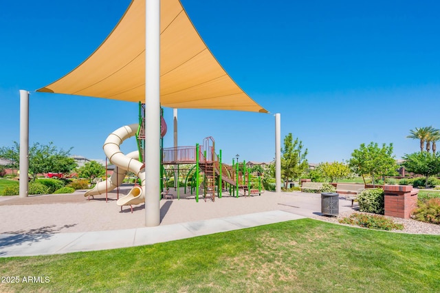 2611 S Quaintance St, Gilbert, AZ 85295 - communal playground with central AC unit and a yard