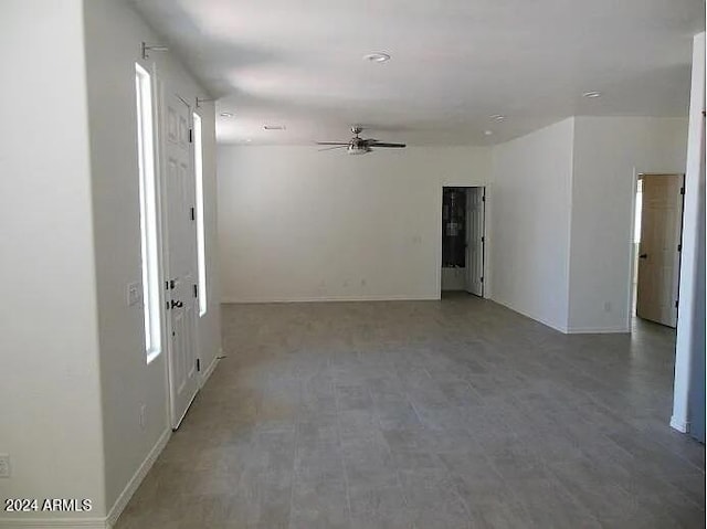 empty room with ceiling fan