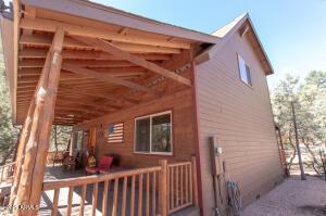 3458 N Meadow Dr, Pine, AZ 85544 - view of side of home