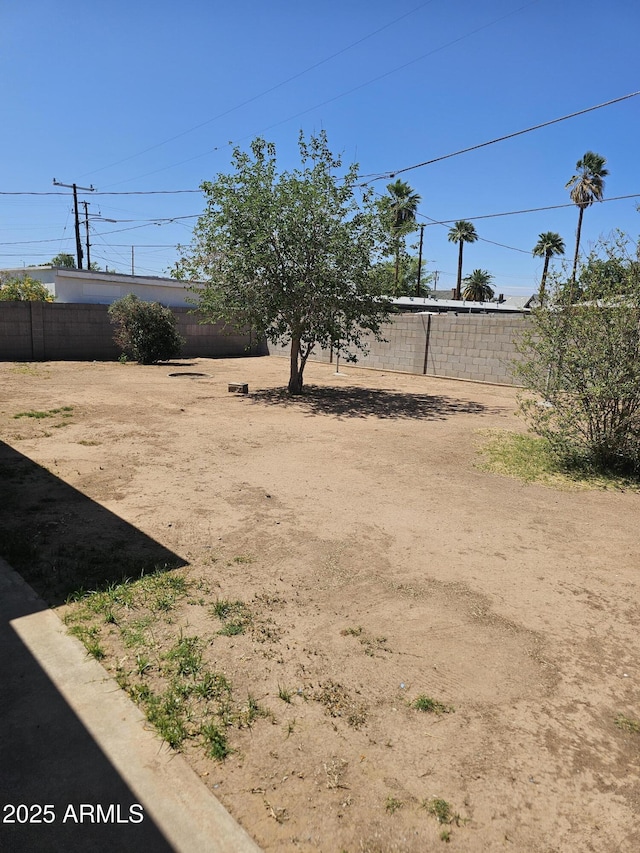 1630 E Catalina Dr, Phoenix, AZ 85016 - view of fenced backyard