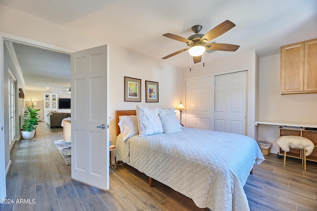 8049 N 16th Ave, Phoenix, AZ 85021 - bedroom featuring a closet, wood finished floors, and a ceiling fan
