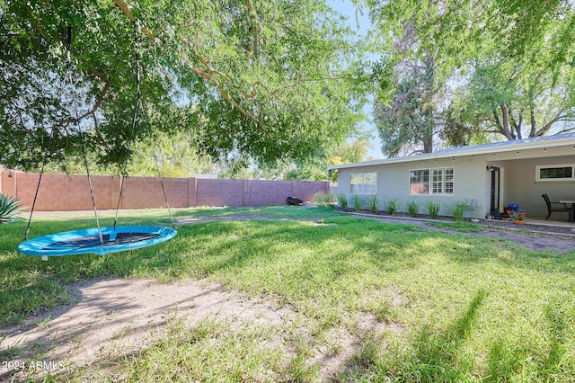 8049 N 16th Ave, Phoenix, AZ 85021 - view of yard with a trampoline