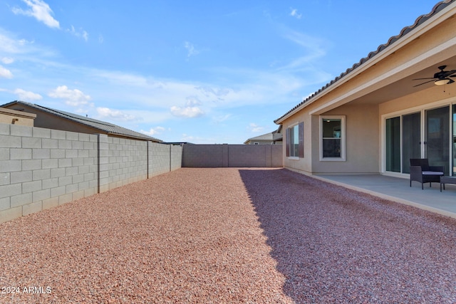 view of yard featuring a patio