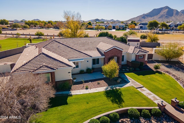 bird's eye view with a mountain view