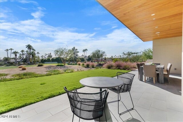 6311 E Phoenician Blvd Unit 21, Scottsdale, AZ 85251 - view of patio with outdoor dining space