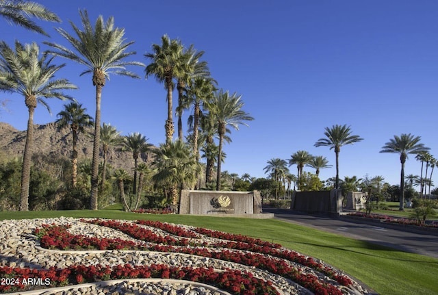 6311 E Phoenician Blvd Unit 21, Scottsdale, AZ 85251 - view of property's community with a yard