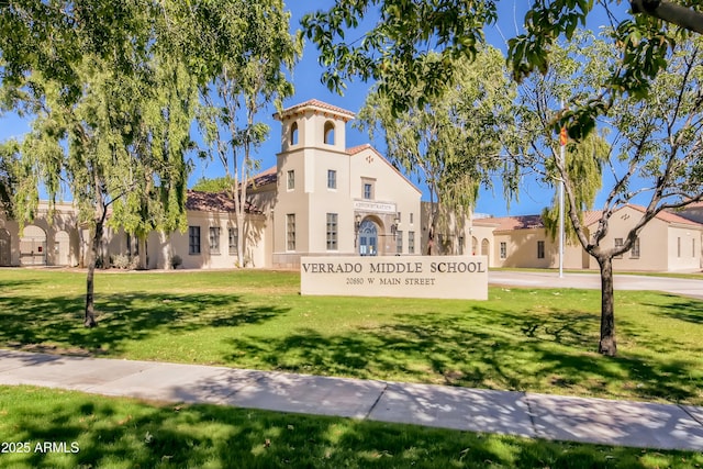 view of building exterior