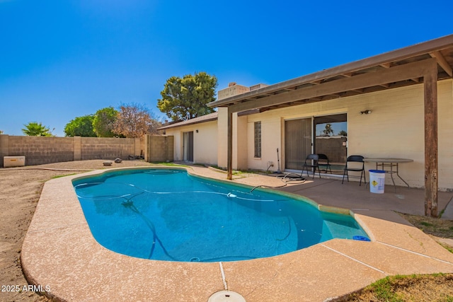 4957 W Onyx Ave, Glendale, AZ 85302 - view of pool featuring a fenced backyard and a patio