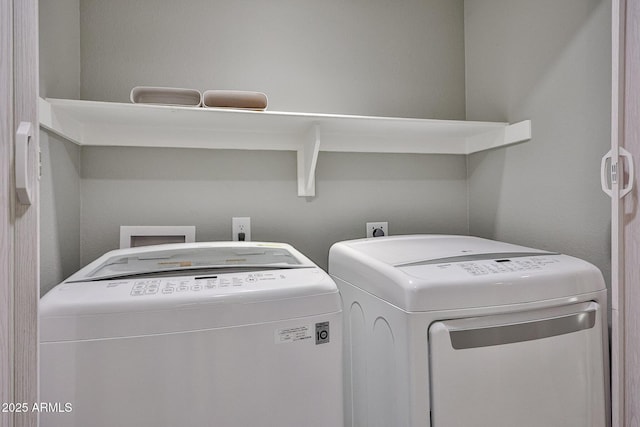 17421 N 14th St, Phoenix, AZ 85022 - laundry room featuring washer and dryer
