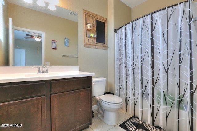 18309 N Crestview Ln, Maricopa, AZ 85138 - bathroom featuring toilet, vanity, tile patterned flooring, a ceiling fan, and curtained shower