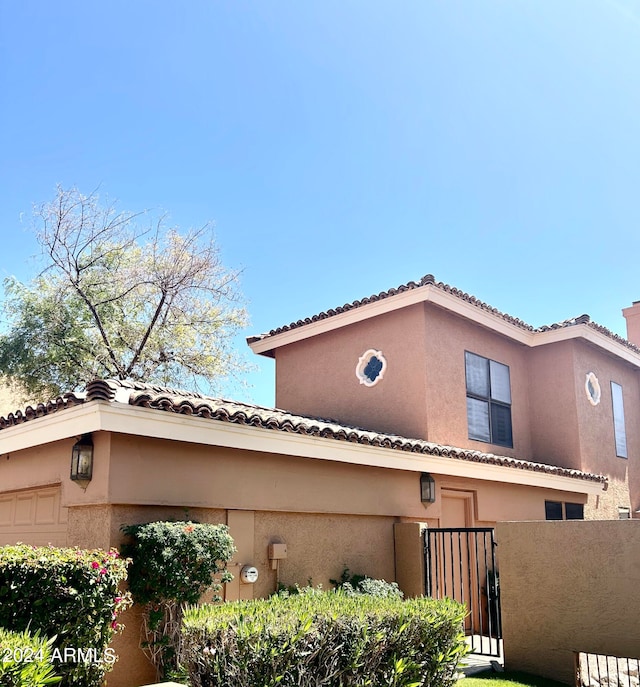 view of front of property