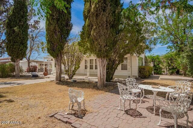 315 N 4th St, Tombstone, AZ 85638 - view of patio