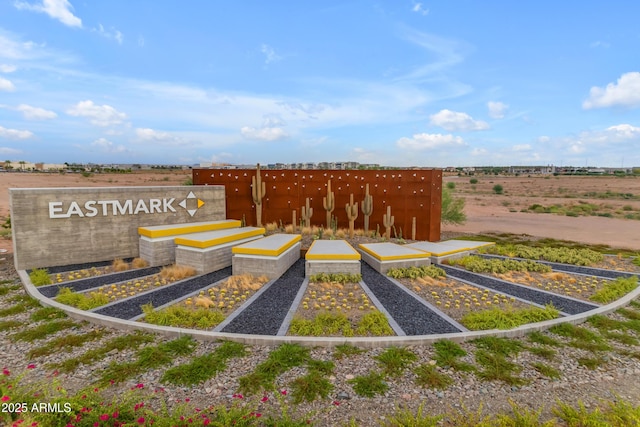 10650 E Palladium Dr, Mesa, AZ 85212 - exterior view of parking and a garden