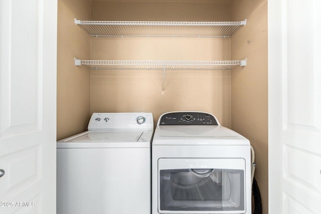 1941 S Pierpont Dr Unit 1099, Mesa, AZ 85206 - laundry room featuring washing machine and dryer