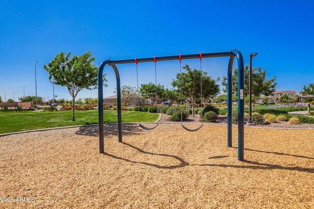 10956 E Thunderbolt Ave, Mesa, AZ 85212 - community play area with a yard