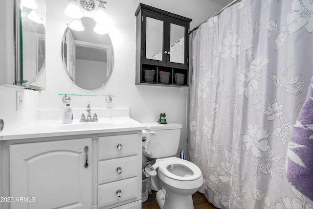 1032 E Redfield Rd, Tempe, AZ 85283 - full bath featuring vanity, wood finished floors, and curtained shower