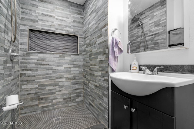 1032 E Redfield Rd, Tempe, AZ 85283 - full bathroom featuring a tile shower and vanity