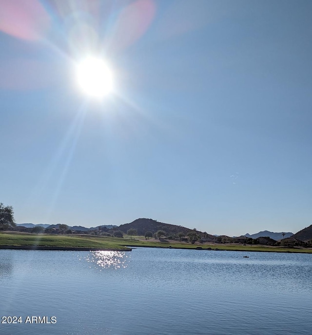 water view with a mountain view