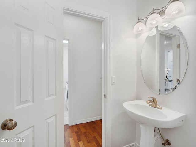 525 E Turkey Trl, Munds Park, AZ 86017 - bathroom with wood finished floors and baseboards