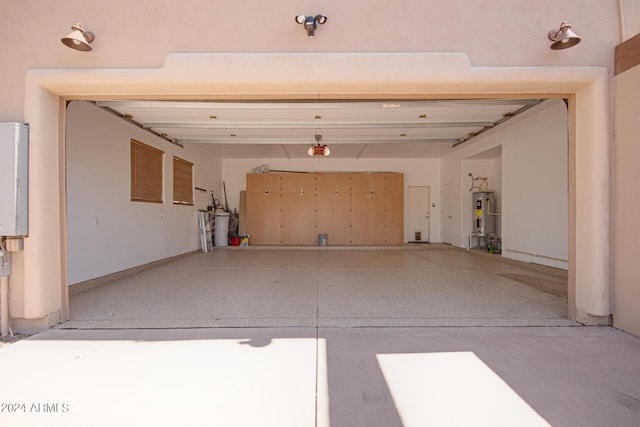 2731 W Desert Ranch Rd, Phoenix, AZ 85086 - garage featuring water heater