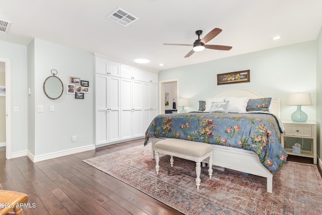 4710 N 33rd Pl, Phoenix, AZ 85018 - bedroom featuring wood finished floors, recessed lighting, a ceiling fan, and a closet