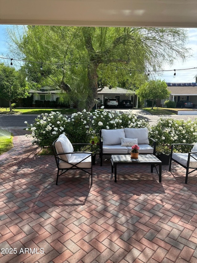 4710 N 33rd Pl, Phoenix, AZ 85018 - view of patio featuring outdoor lounge area