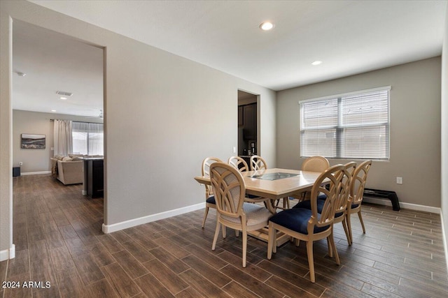 dining space featuring recessed lighting, dark wood-style flooring, baseboards, and visible vents