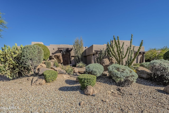 24005 N 45th Dr, Glendale, AZ 85310 - pueblo-style home with stucco siding