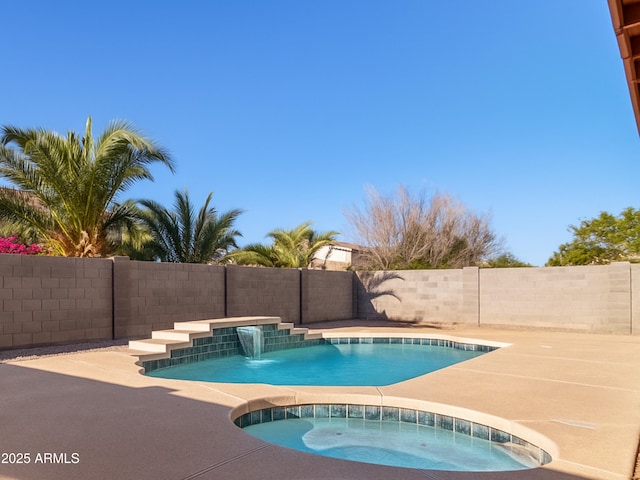 5314 W Bowker St, Laveen, AZ 85339 - view of swimming pool with an in-ground hot tub and a fenced backyard