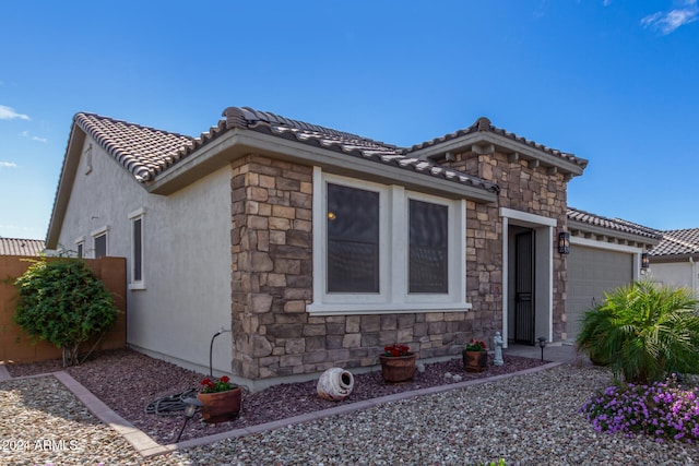 view of front of house featuring a garage