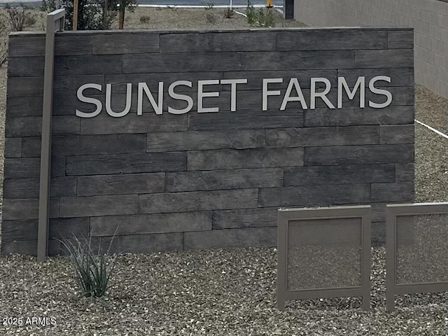 view of community / neighborhood sign