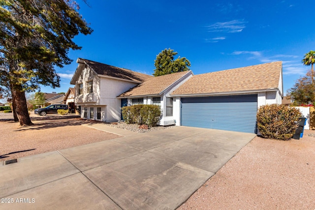 view of front facade featuring a garage