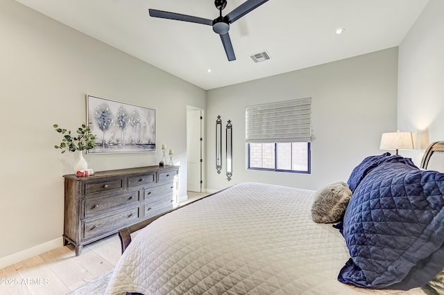 bedroom with ceiling fan