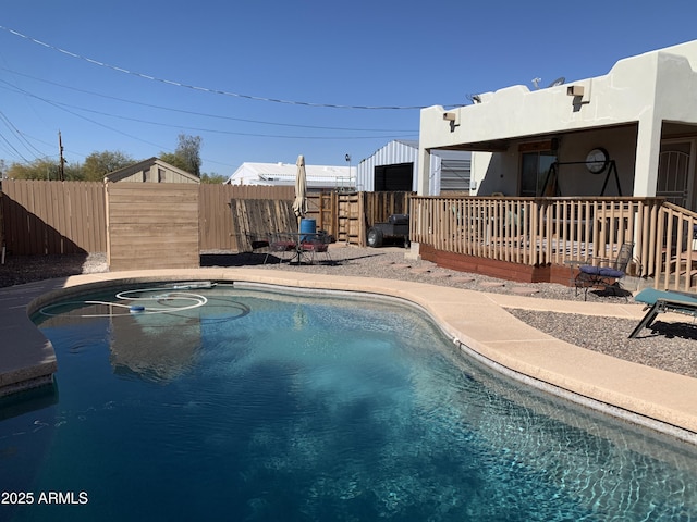 view of swimming pool