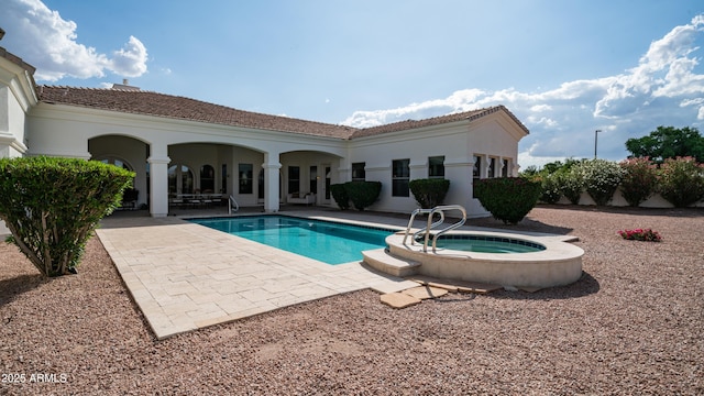 3126 E Fruitvale Ct, Gilbert, AZ 85297 - swimming pool with a patio and an in-ground hot tub