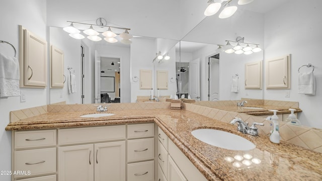 3126 E Fruitvale Ct, Gilbert, AZ 85297 - full bathroom with double vanity